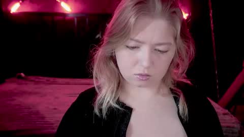 TinkerrBelll online show from 10.19.25