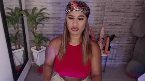 Tinna Goddess online show from 09.11.25