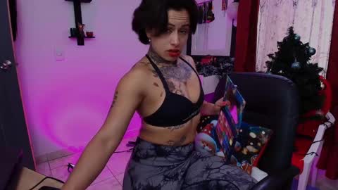 Snapshot of tinnadawson chatting on 12.14.24 I AM BELLA ----------- follow my IG TINNS 69 online show from 12.14.24