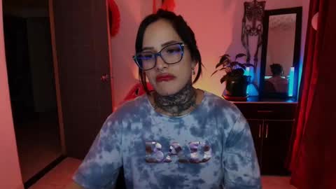 Snapshot of tinnadawson chatting on 10.12.25 I AM BELLA ----------- follow my IG TINNS 69 online show from 10.12.25