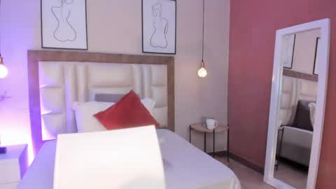 Tina Moon online show from 05.15.26