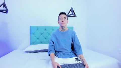 TINNY AND CANDY online show from 12.21.24