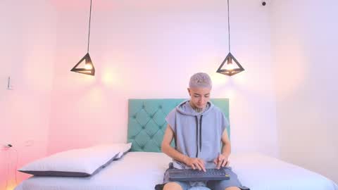 TINNY AND CANDY online show from 02.20.25