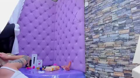 tiny online show from 01.14.25