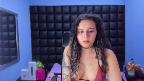 Snapshot of tiny_love_ chatting on 02.15.26 tiny online show from 02.15.26