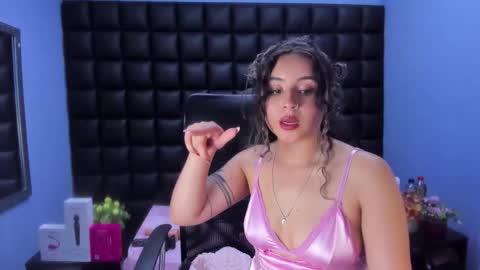 Snapshot of tiny_love_ chatting on 02.17.26 tiny online show from 02.17.26