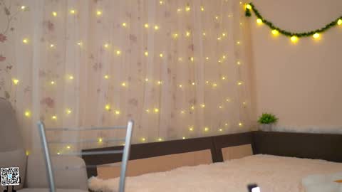 Lyssa     online show from 12.22.24