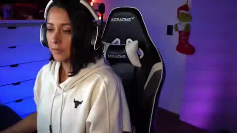 Snapshot of tiny_panther chatting on 12.05.24 Ana Molly online show from 12.05.24