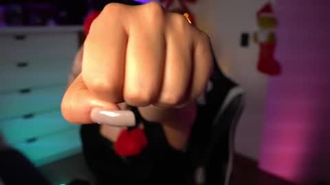 Snapshot of tiny_panther chatting on 12.23.24 Ana Molly online show from 12.23.24