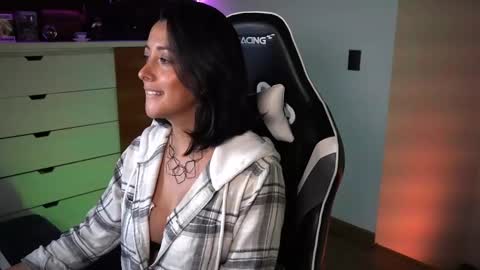 Snapshot of tiny_panther chatting on 01.07.25 Ana Molly online show from 01.07.25