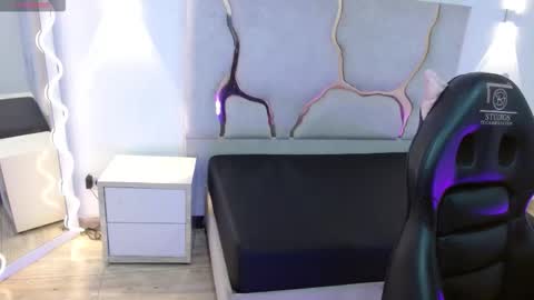 Snapshot of tiny_tay chatting on 03.03.26 tiny_tay online show from 03.03.26