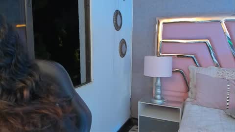 Snapshot of tiny_thomm chatting on 02.04.26 Thomm Independent Model online show from 02.04.26