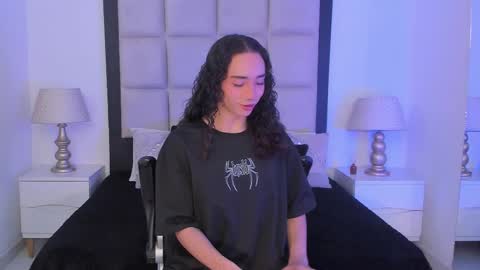 Snapshot of tiny_thomm chatting on 02.24.26 Thomm Independent Model online show from 02.24.26