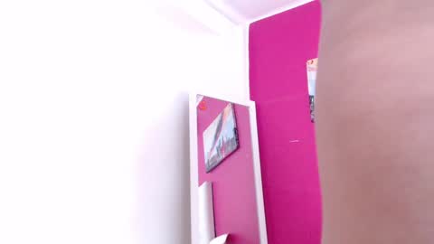 tiny_whore18 online show from 12.21.24