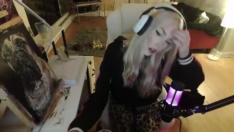stage Kylie Sinner  brand CLITBAIT online show from 01.27.25
