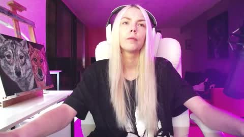 stage Kylie Sinner  brand CLITBAIT online show from 10.30.25