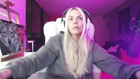 stage Kylie Sinner  brand CLITBAIT online show from 10.31.25