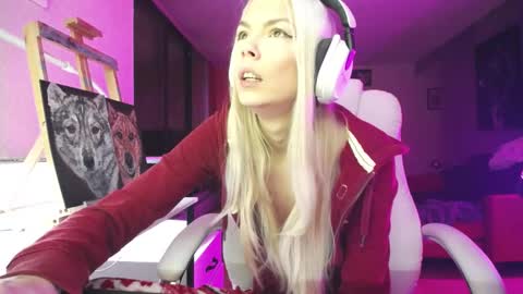 stage Kylie Sinner  brand CLITBAIT online show from 11.05.25