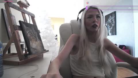 Snapshot of tinykylie chatting on 02.15.26 stage Kylie Sinner brand CLITBAIT online show from 02.15.26