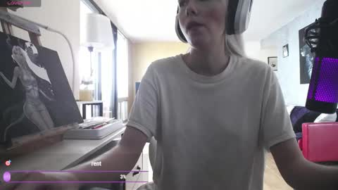 stage Kylie Sinner  brand CLITBAIT online show from 04.15.26