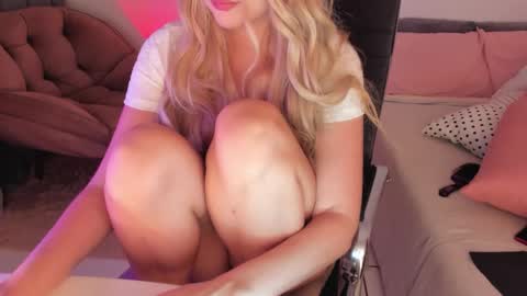 Giulia online show from 02.06.26