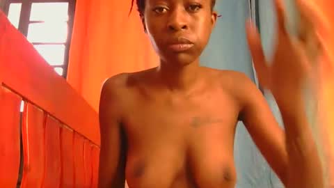 tinylunaah online show from 04.17.26