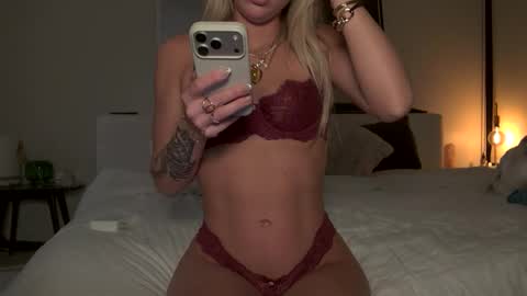 Snapshot of tinytayy chatting on 02.21.26 tinytayy online show from 02.21.26