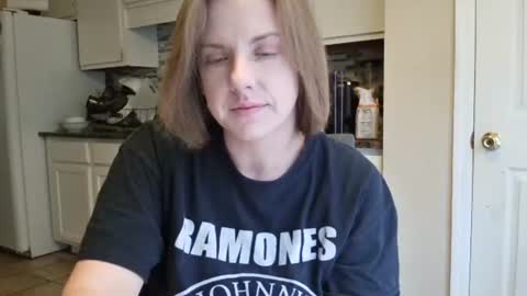 Snapshot of tinywithtiddies chatting on 10.26.25 tinywithtiddies online show from 10.26.25