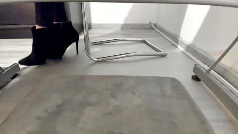 Anna online show from 01.06.25