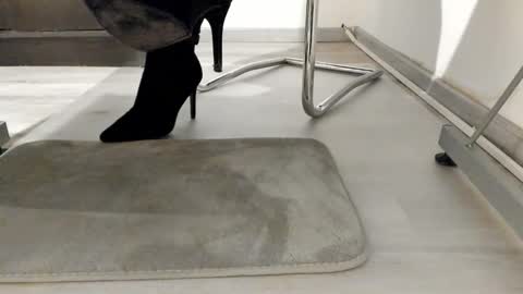 Anna online show from 01.12.25