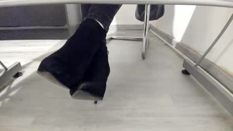 Anna online show from 10.05.25