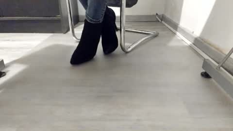 Anna online show from 10.12.25