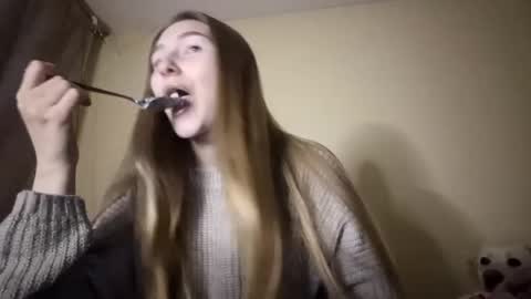 Hi Im Carry 18 years old online show from 12.02.25