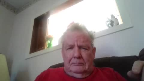 Snapshot of tiusflow chatting on 11.23.25 tiusflow online show from 11.23.25