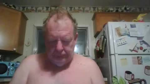 Snapshot of tiusflow chatting on 11.30.25 tiusflow online show from 11.30.25