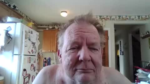 Snapshot of tiusflow chatting on 12.14.25 tiusflow online show from 12.14.25