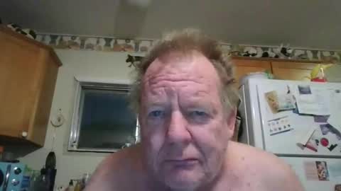 Snapshot of tiusflow chatting on 12.16.25 tiusflow online show from 12.16.25