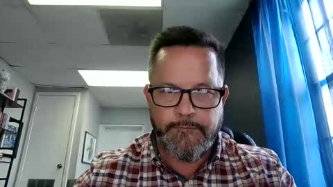 Snapshot of tjhawk86 chatting on 12.16.25 tjhawk86 online show from 12.16.25