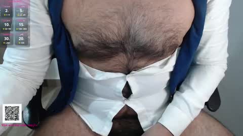 Snapshot of toaster1993 chatting on 11.10.25 Leonel online show from 11.10.25