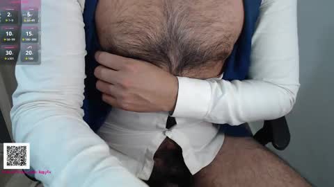 Snapshot of toaster1993 chatting on 11.25.25 Leonel online show from 11.25.25