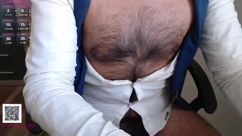 Snapshot of toaster1993 chatting on 11.28.25 Leonel online show from 11.28.25