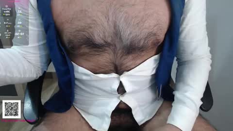 Snapshot of toaster1993 chatting on 12.01.25 Leonel online show from 12.01.25