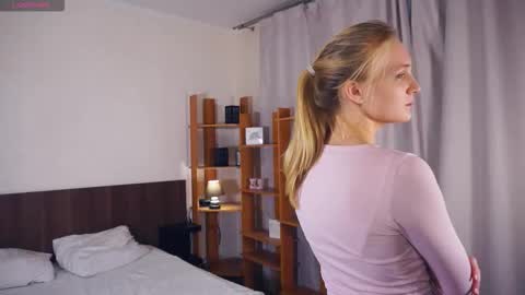 Mary online show from 12.18.25