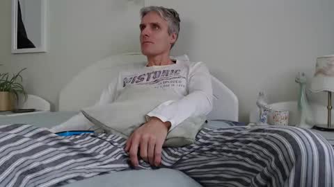 Snapshot of toffmen chatting on 12.24.24 Daniel Bisexual uncut 20cm online show from 12.24.24