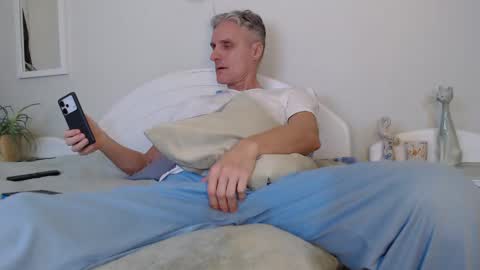 Snapshot of toffmen chatting on 01.11.25 Daniel Bisexual uncut 20cm online show from 01.11.25