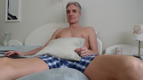 Snapshot of toffmen chatting on 02.22.25 Daniel Bisexual uncut 20cm online show from 02.22.25