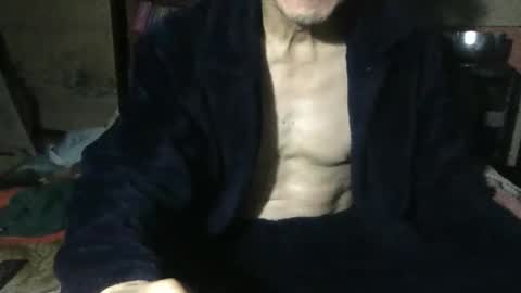 Snapshot of tokyo2024 chatting on 11.30.25 small man online show from 11.30.25