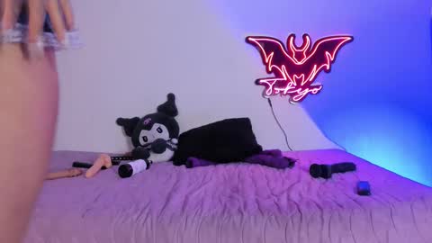   Independent model online show from 03.11.25