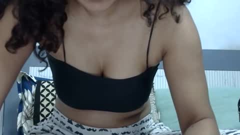 Snapshot of tokyo_indian chatting on 10.10.25 Tokyo online show from 10.10.25