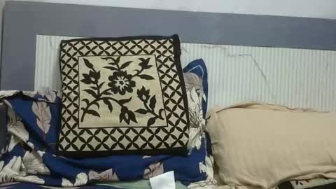 Snapshot of tokyo_indian chatting on 10.25.25 Tokyo online show from 10.25.25